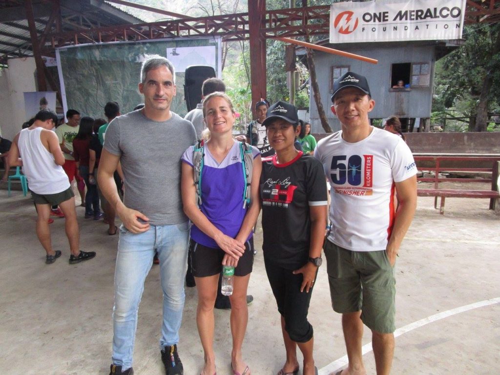 With Stephanie Davidson, a French based in Makati, the champion of 21k (22k) female category